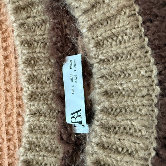 Zara Geometric Knit Sweater - Beige and Black - Picture 5 of 5